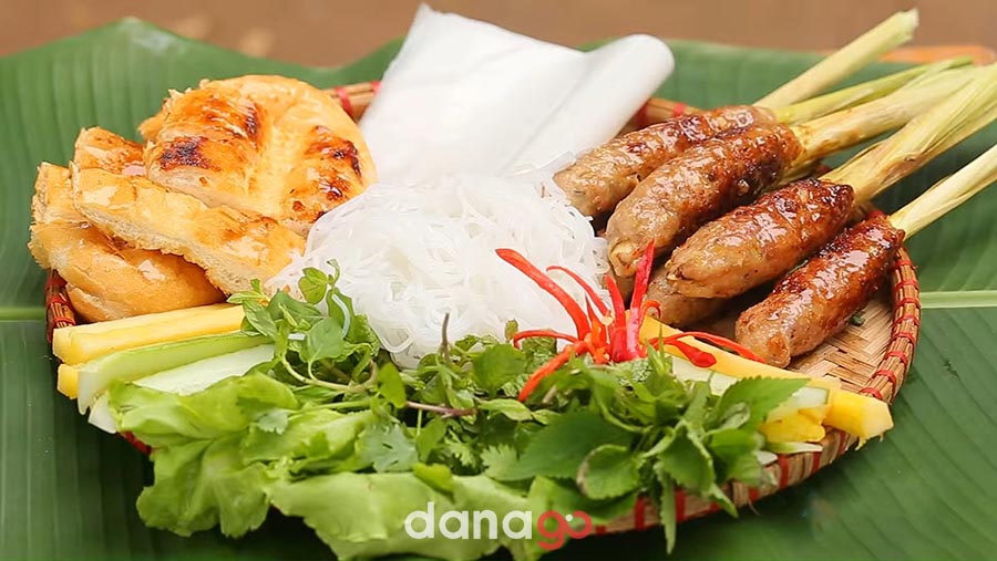 BÁNH XÈO & NEM LỤI BÀ NGỌC HUẾ.
