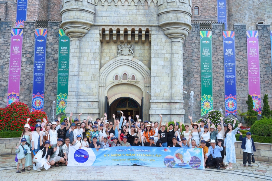 Lâu đài Mặt Trăng Bà Nà Hills Lâu đài Mặt Trăng Bà Nà Hills